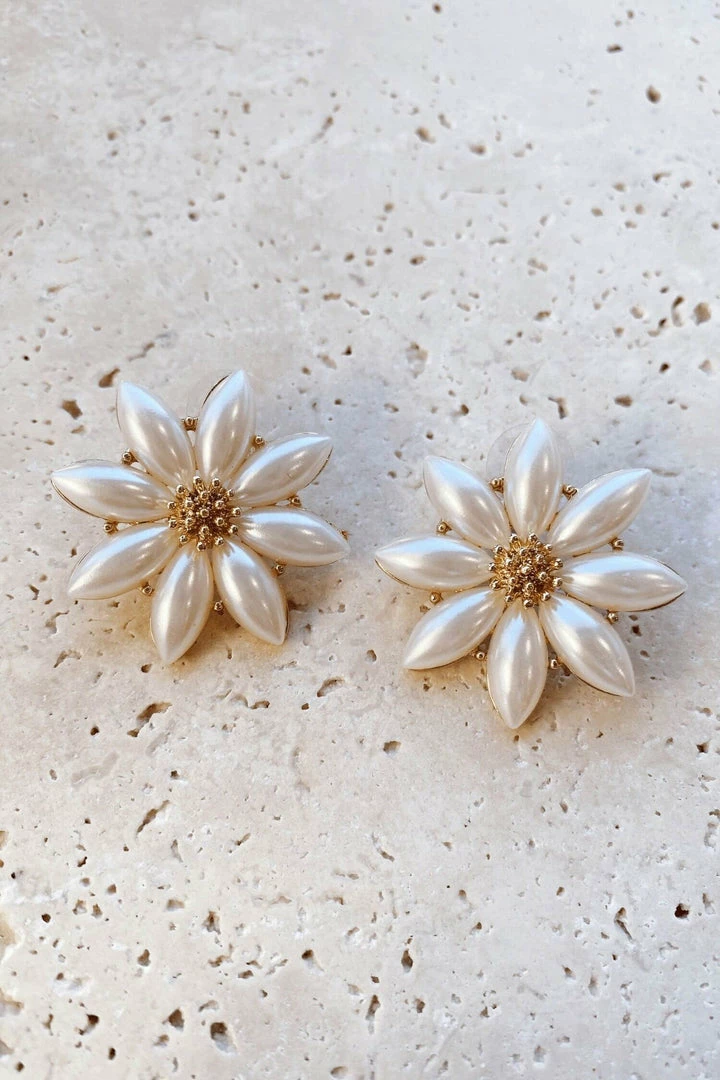 Glazori Jewels Glazori Nivi Pearl Flower Earrings 4 Glazori Jewels Glazori Nivi Pearl Flower Earrings