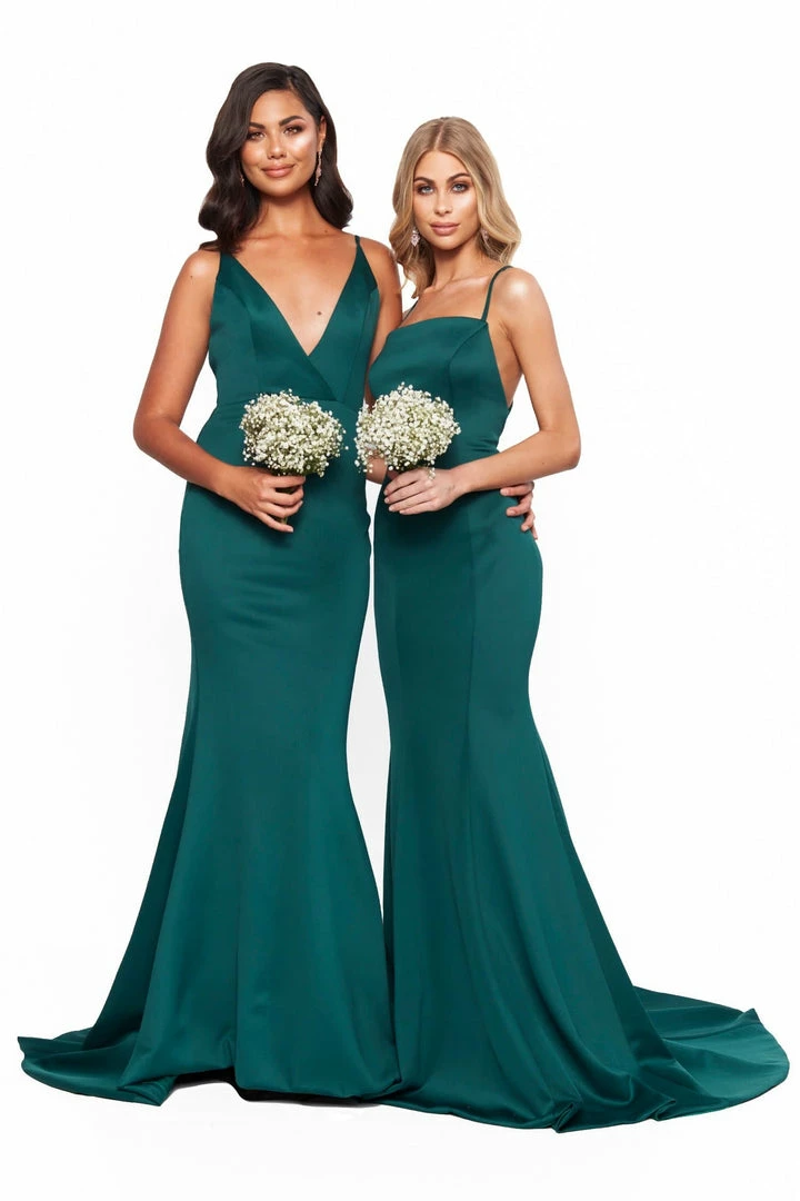 A&N Boutique Made To Order A&N Bridesmaids Jada Gown - Emerald 3 A&N Boutique Made To Order A&N Bridesmaids Jada Gown - Emerald