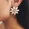 Glazori Jewels Glazori Nivi Pearl Flower Earrings