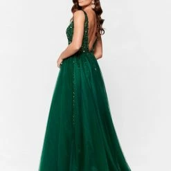 A&N Boutique A&N Princessa Tulle V Neck Gown - Emerald