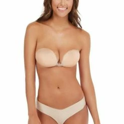 Nudi Boobies - Model Behaviour Under Garments